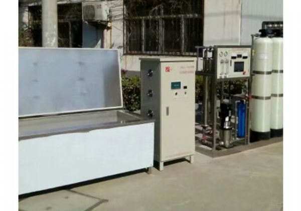 汽車零部件生產(chǎn)用超聲波清洗機(jī)